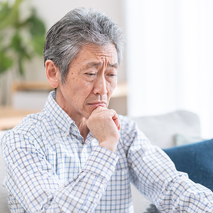 膝に水がたまるとは?考えられる原因と対処法をご紹介