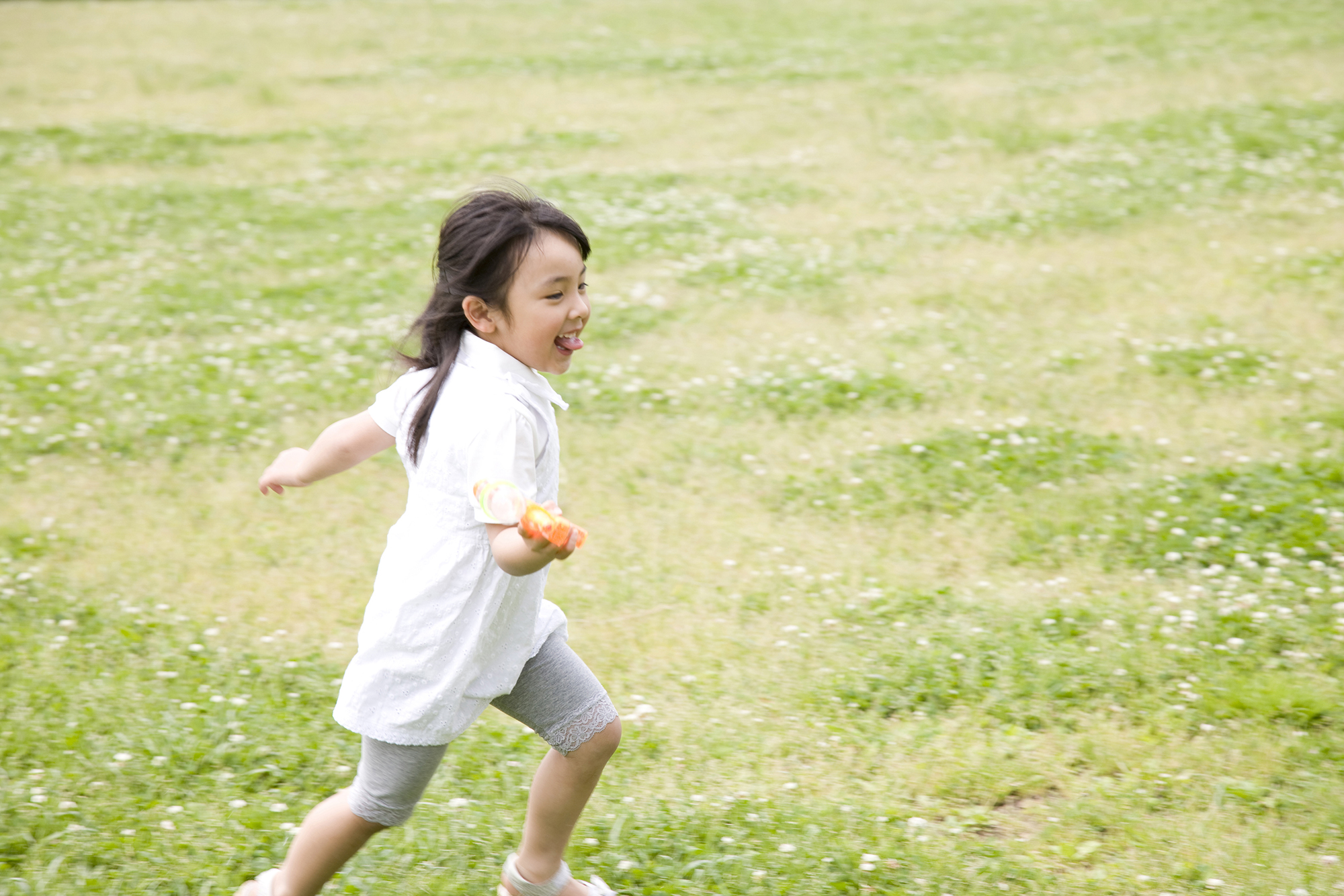子どもの身長を伸ばすためには、適度な運動が必要です