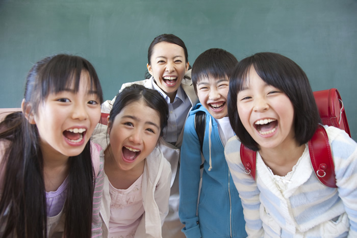 成長期を迎える子どもと身長の変化