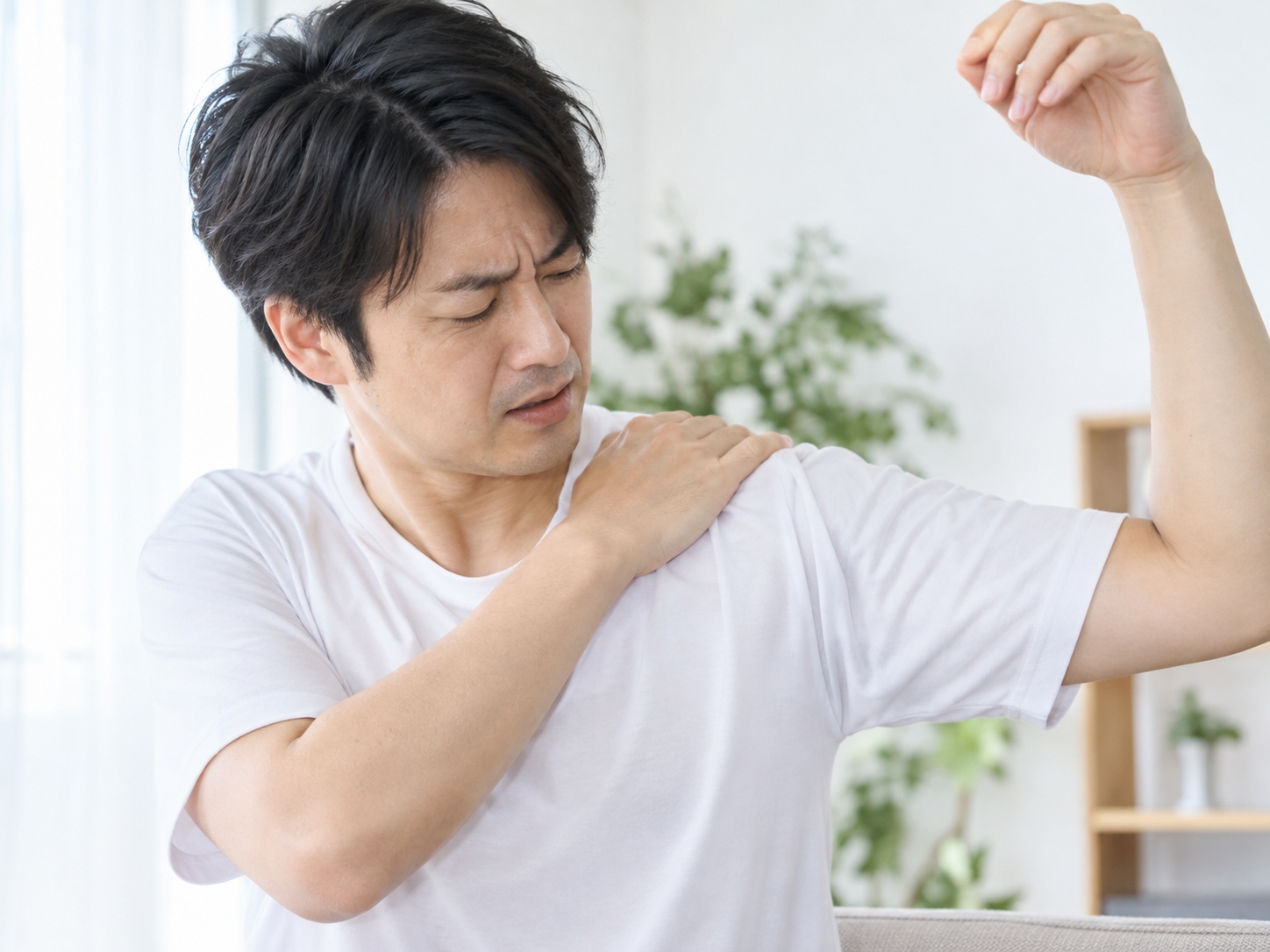 肩の前側が痛い